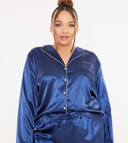 X Lorna Luxe - Chemise de pyjama en satin à bord contrasté - Bleu - In The Style Plus - Modalova