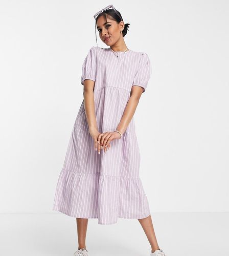 Robe babydoll mi-longue à rayures et volants étagés - Lilas - Influence Petite - Modalova