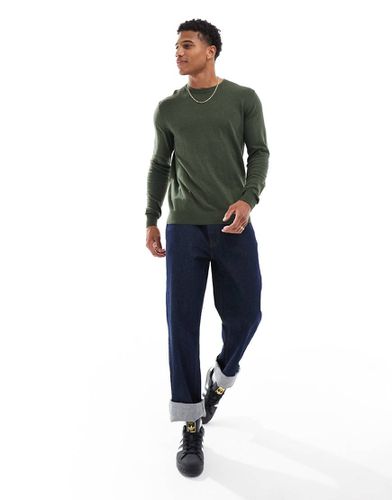 Pull ras de cou en maille à jauge fine - olive - Jack & Jones - Modalova