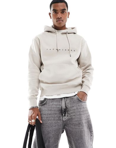 Sweat à capuche oversize avec logo sur la poitrine - Beige - Jack & Jones - Modalova