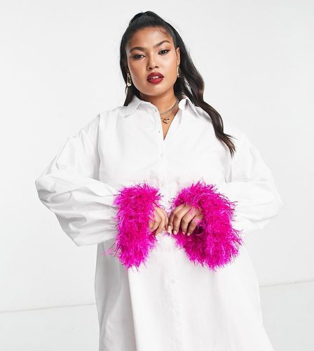 Robe chemise à manches ballon avec poignets en fausses plumes de couleur vive - Jaded Rose Plus - Modalova