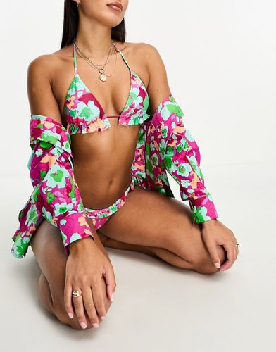 Haut de bikini d'ensemble à imprimé fleuri avec bonnets triangle à détail volanté - Rose - Only - Modalova