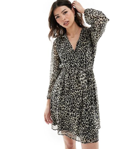 Robe babydoll courte à imprimé léopard avec col en V et taille nouée - Only - Modalova