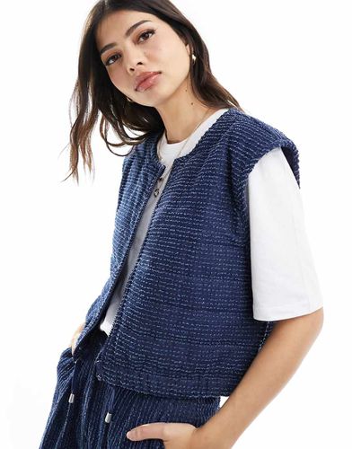 Veste courte sans manches en denim texturé - foncé délavé - Object - Modalova