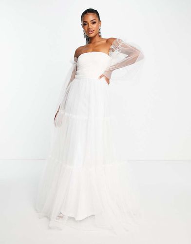 Robe longue en tulle à épaules dénudées - Lace & Beads - Modalova