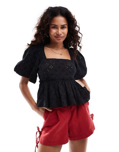 Top en broderie anglaise avec manches courtes et encolure carrée - Monki - Modalova