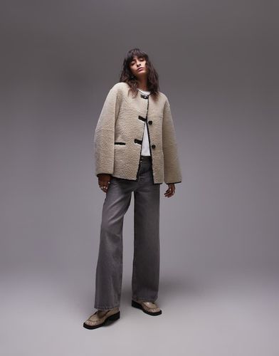 Veste sans col imitation peau de mouton avec détails contrastants - Écru - Mango - Modalova