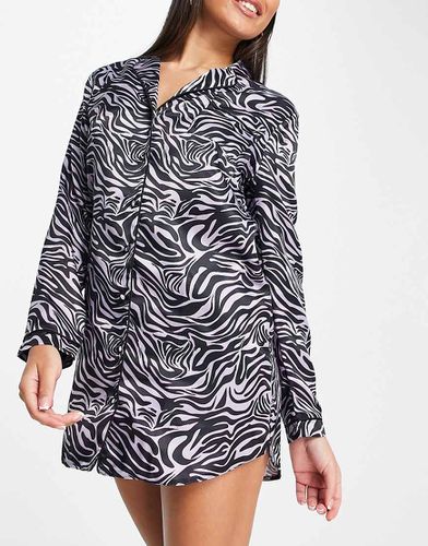 Chemise de nuit en satin à imprimé zébré - Miss Selfridge - Modalova