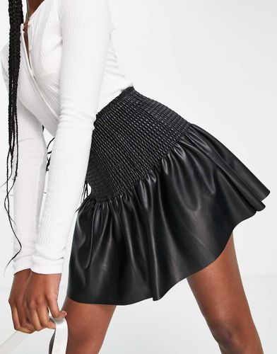 Mini-jupe en imitation cuir effet froncé - Miss Selfridge - Modalova