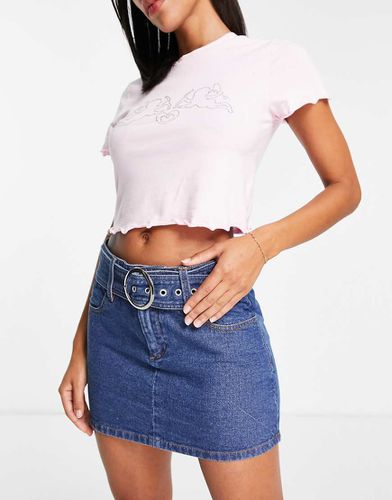 Mini-jupe ultra courte en jean avec ceinture - foncé délavé - Miss Selfridge - Modalova