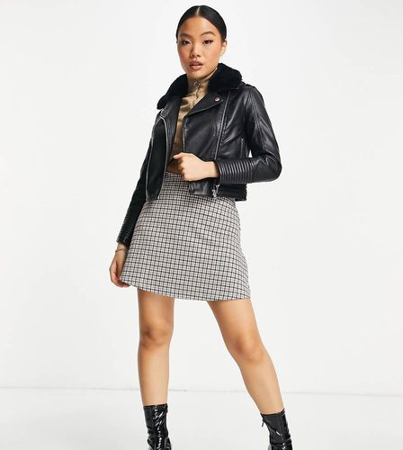 Petite - Blouson style motard en similicuir avec col en fausse fourrure - Miss Selfridge - Modalova