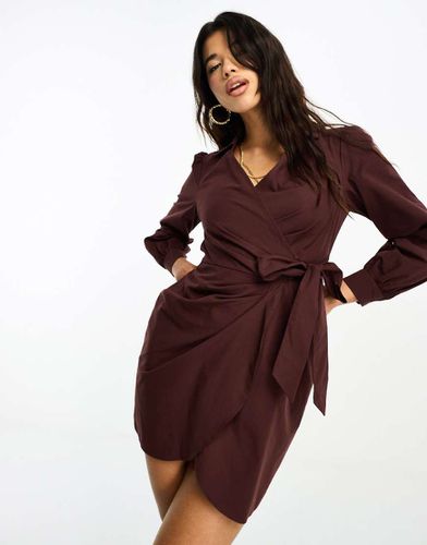 Robe chemise portefeuille en popeline - Chocolat - Miss Selfridge - Modalova