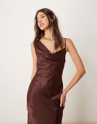 Robe nuisette mi-longue en satin à col bénitier - Chocolat - Miss Selfridge - Modalova