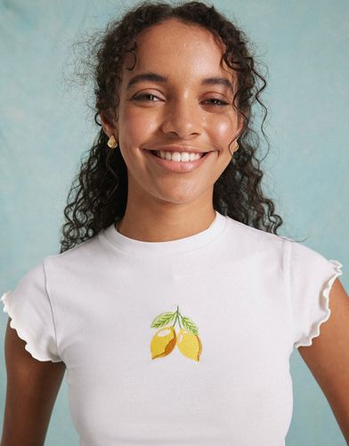 T-shirt à imprimé citrons et bordures ondulées contrastantes - Miss Selfridge - Modalova