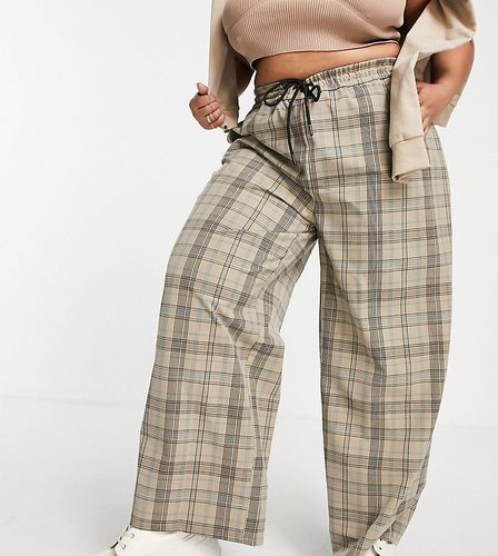 Pantalon large à taille nouée et motif carreaux - Beige - Noisy May Curve - Modalova