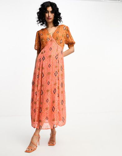 Robe longueur mollet en jacquard à motif coucher de soleil - Doré - Never Fully Dressed - Modalova