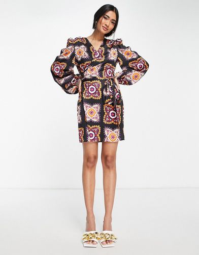 Robe portefeuille courte à imprimé floral géométrique - Never Fully Dressed - Modalova