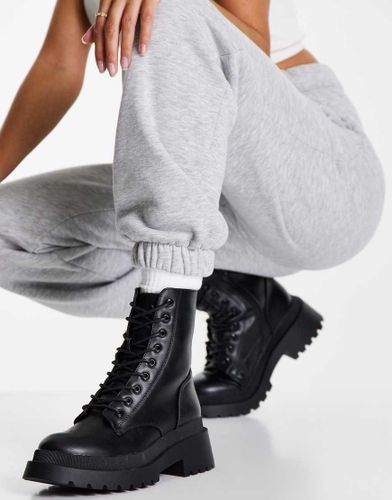 Bottines plates montantes chunky à lacets - New Look - Modalova