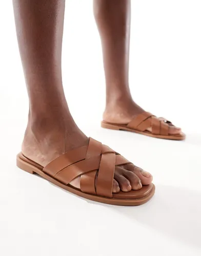Sandales plates à brides effet tressé - Fauve - New Look - Modalova