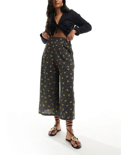 Pantalon court à petites fleurs - New Look - Modalova