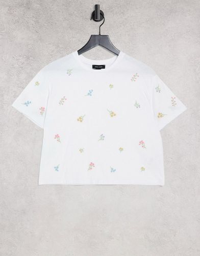 T-shirt coupe carrée à broderies florales - New Look - Modalova