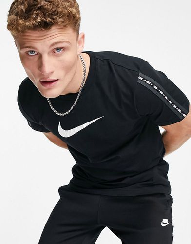 T-shirt à bande griffée avec logo virgule - Nike - Modalova