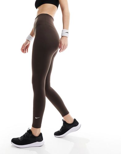 One - Legging longueur cheville en tissu Dri-FIT à taille haute - Marron baroque - Nike Training - Modalova