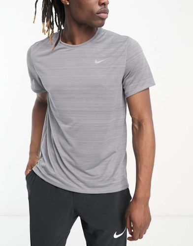 Miler Breathe - T-shirt en tissu Dri-FIT - Gris - Nike Running - Modalova