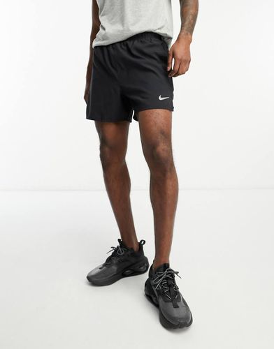 Challenger - Short 5 pouces en tissu Dri-FIT - Nike Running - Modalova