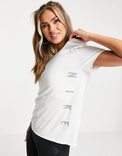 Run Division Miler - T-shirt - Nike Running - Modalova