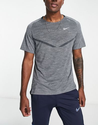 TechKnit Ultra - T-shirt - Gris - Nike Running - Modalova