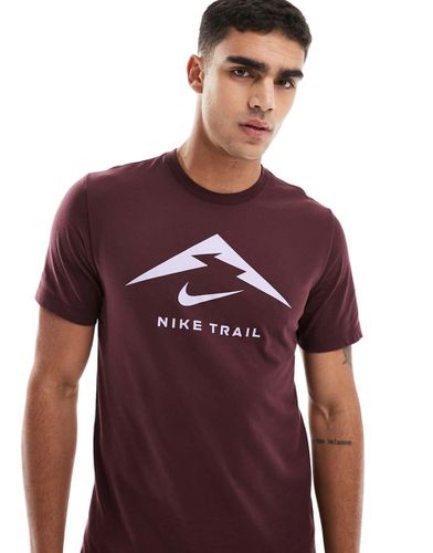 Trail - T-shirt à logo - Bordeaux - Nike Running - Modalova