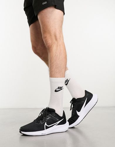 Zoom Pegasus 40 - Baskets - et blanc - Nike Running - Modalova