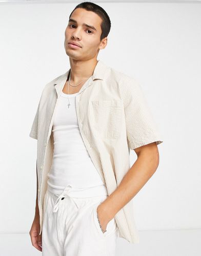 Chemise à manches courtes avec col à revers en crépon - Rayures beiges - Selected Homme - Modalova