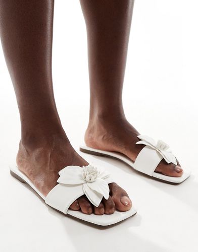 SIMMI London - Miray - Sandales plates à détail fleur - Simmi Shoes - Modalova