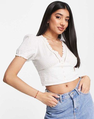 Blouse romantique style rustique avec bordures en dentelle - Ecru - Stradivarius - Modalova