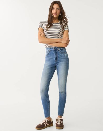 D09 - Jean super skinny  taille haute - Bleu dlav - Stradivarius - Modalova