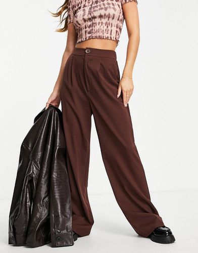 Pantalon décontracté large coupe dad - chocolat - Stradivarius - Modalova