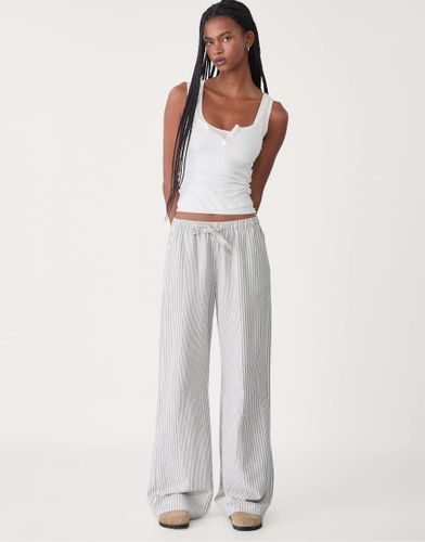 Pantalon en lin mlang  rayures - Stradivarius - Modalova