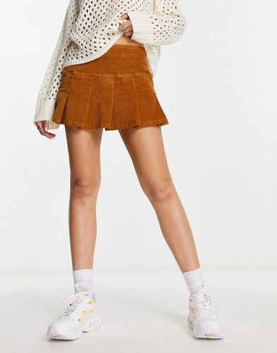 Mini-jupe plissée style vintage en velours côtelé - Marron - Superdry - Modalova