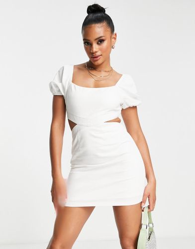 Robe courte à découpes et manches bouffantes - Crème - Parallel Lines - Modalova
