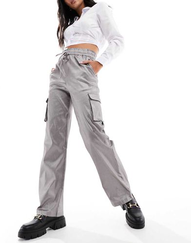 Pantalon cargo ample en satin- métallisé - Pieces - Modalova