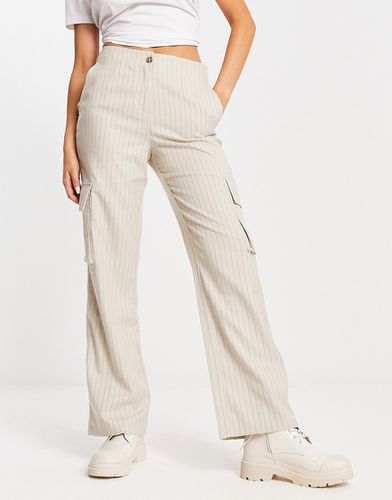 Pantalon large habillé à rayures fines et poches - Beige - Pimkie - Modalova