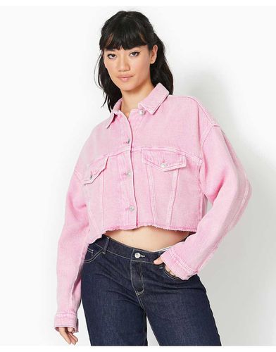 Veste en jean oversize courte à ourlet brut - délavé - Pimkie - Modalova