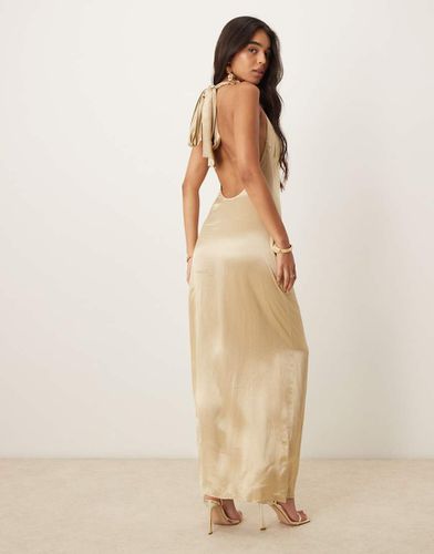 Robe longue froncée avec lien à nouer - Pretty Lavish - Modalova