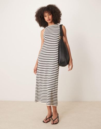 Robe longueur mollet en maille raye - Crme et - Pretty Lavish - Modalova