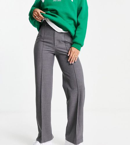 Petite - Pantalon droit ajusté à taille haute avec coutures sur le devant - Pull & bear - Modalova