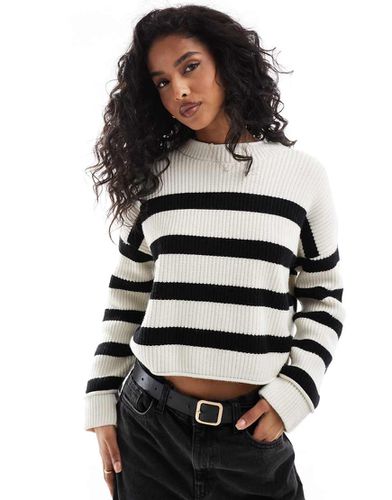 Pull en maille côtelée à rayures - et sable - Pull & bear - Modalova