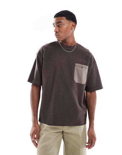T-shirt coupe carre avec poche contrastante - Pull & bear - Modalova