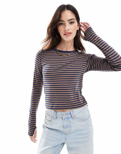 Top rayé à manches longues - Bleu marine et marron - Pull & bear - Modalova